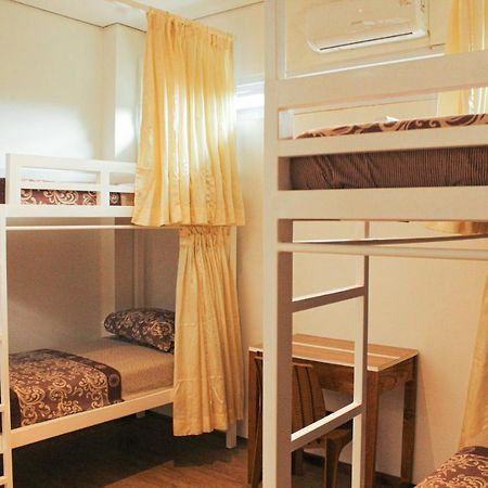 Rion Hostel Bogor Exterior photo