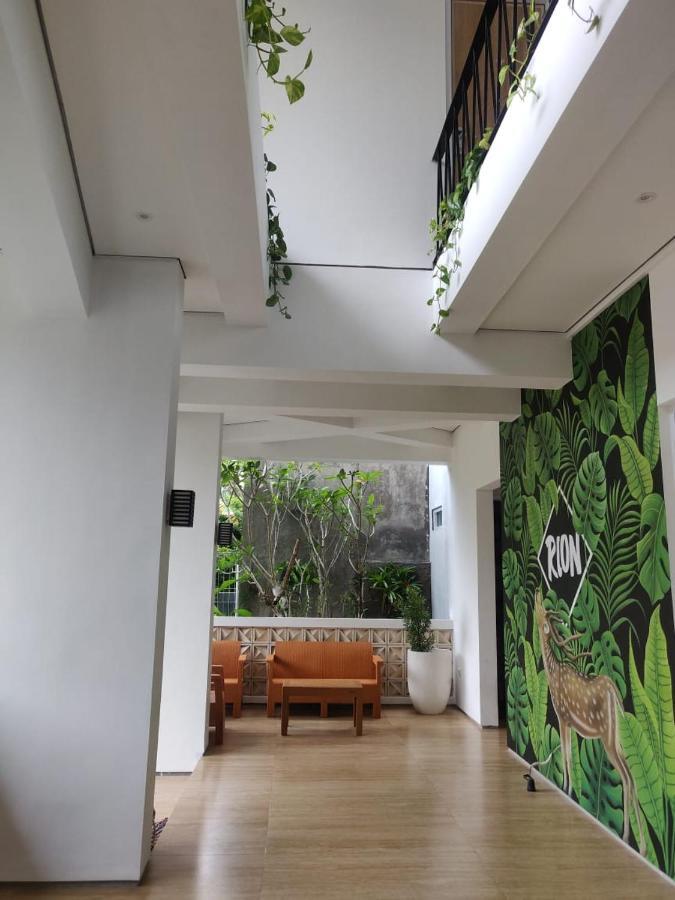 Rion Hostel Bogor Exterior photo