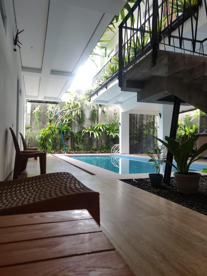Rion Hostel Bogor Exterior photo