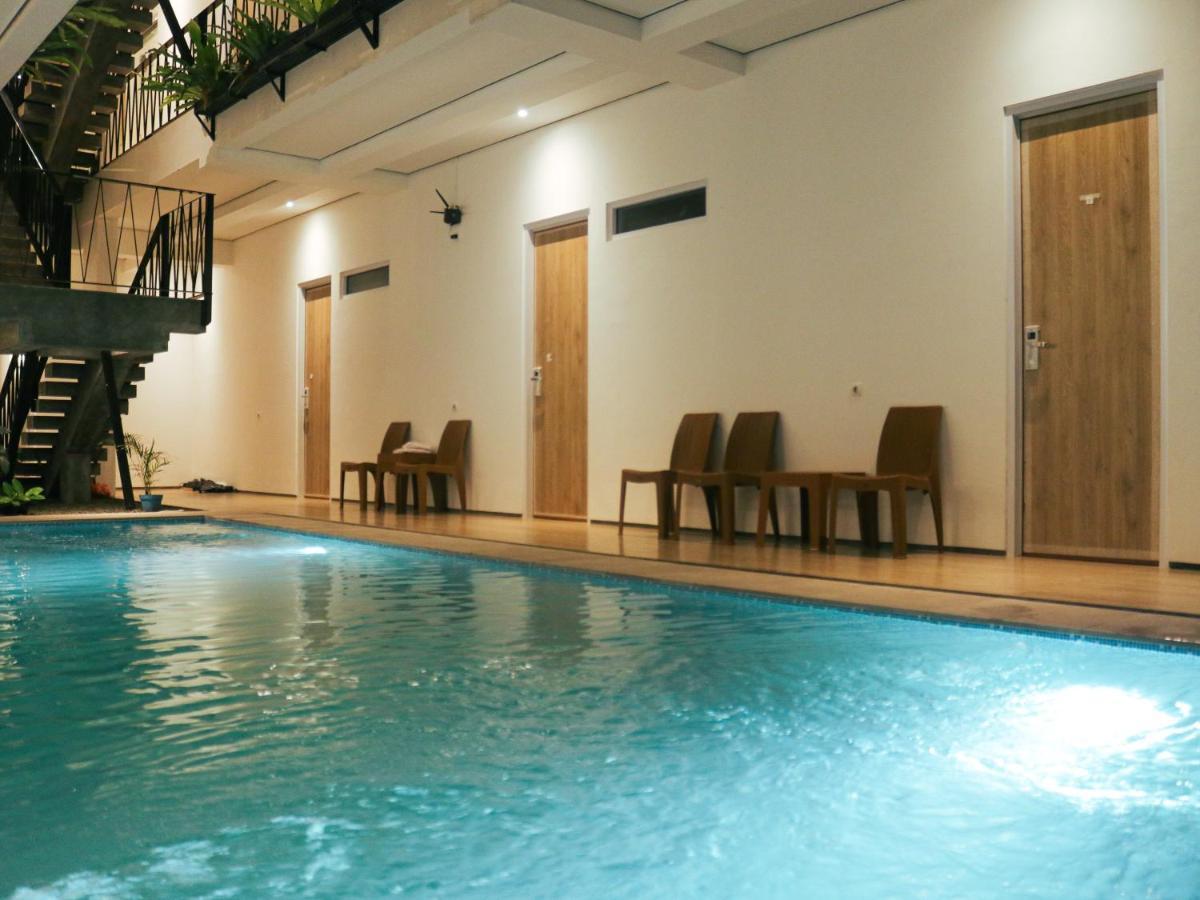 Rion Hostel Bogor Exterior photo