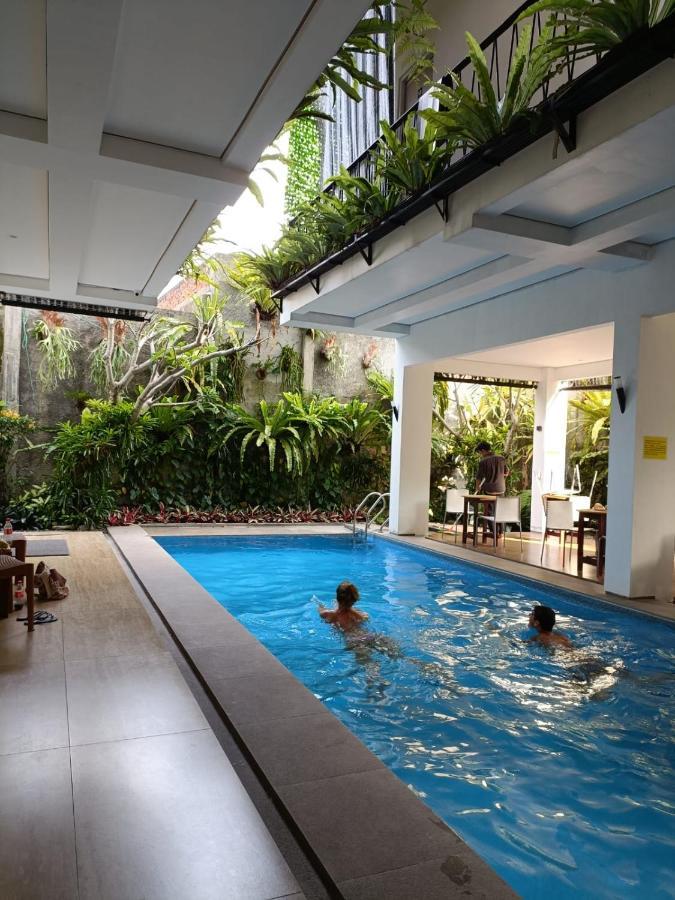 Rion Hostel Bogor Exterior photo